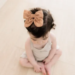 Kyte Baby Bamboo Muslin Alligator Clip Bow in Fawn Outlet