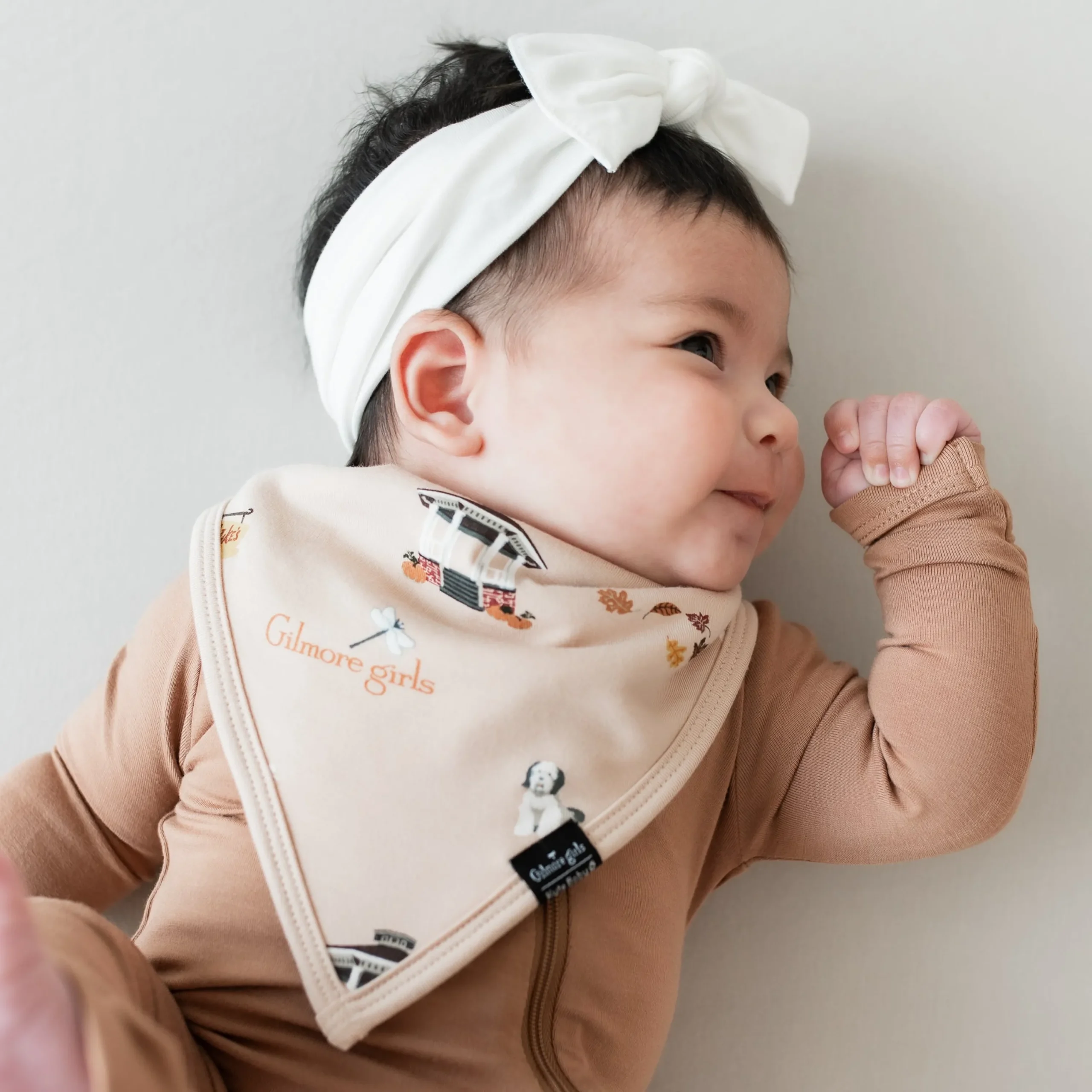 Kyte Baby Bib in Gilmore Girls Hot