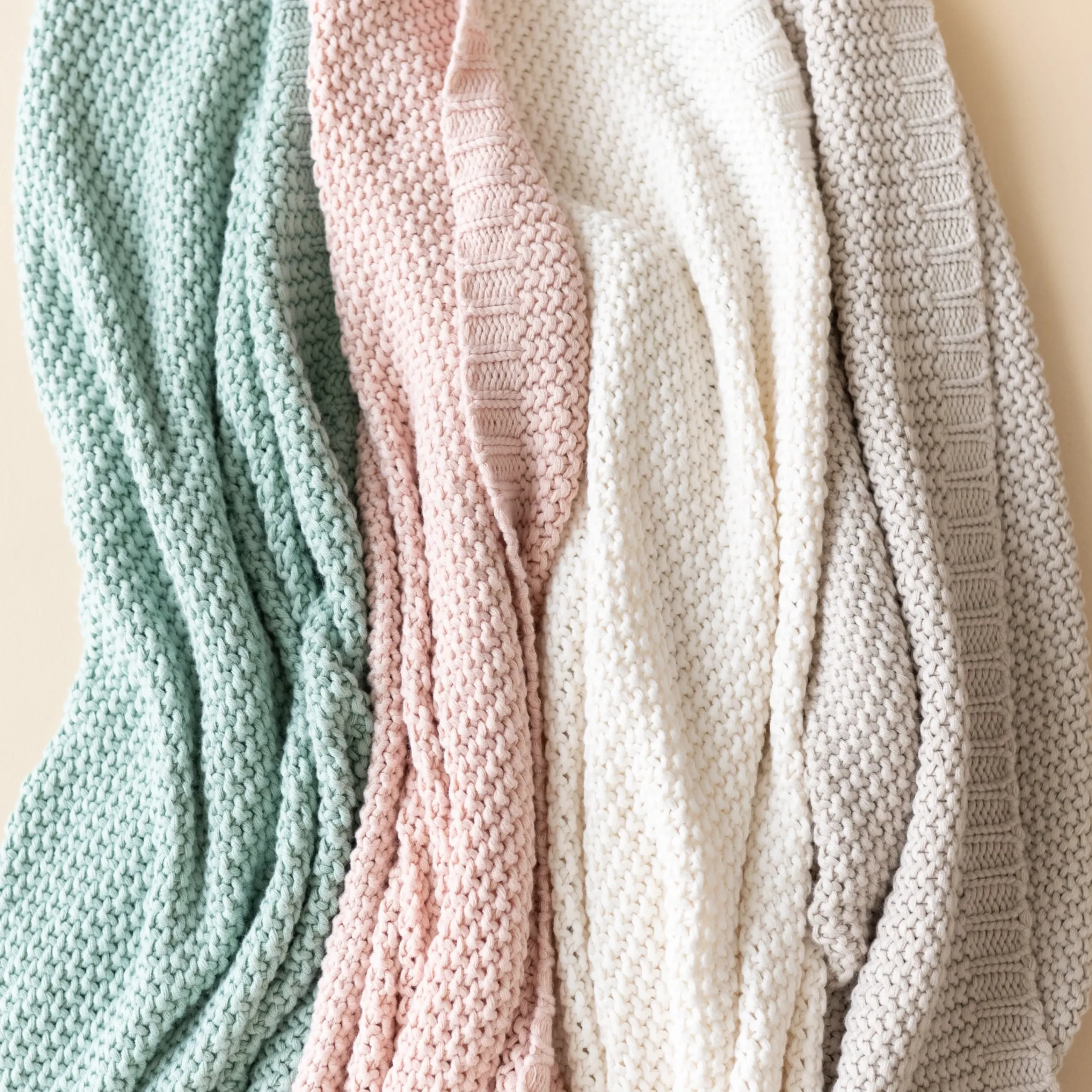 Kyte Baby Chunky Knit Baby Blanket in Blush