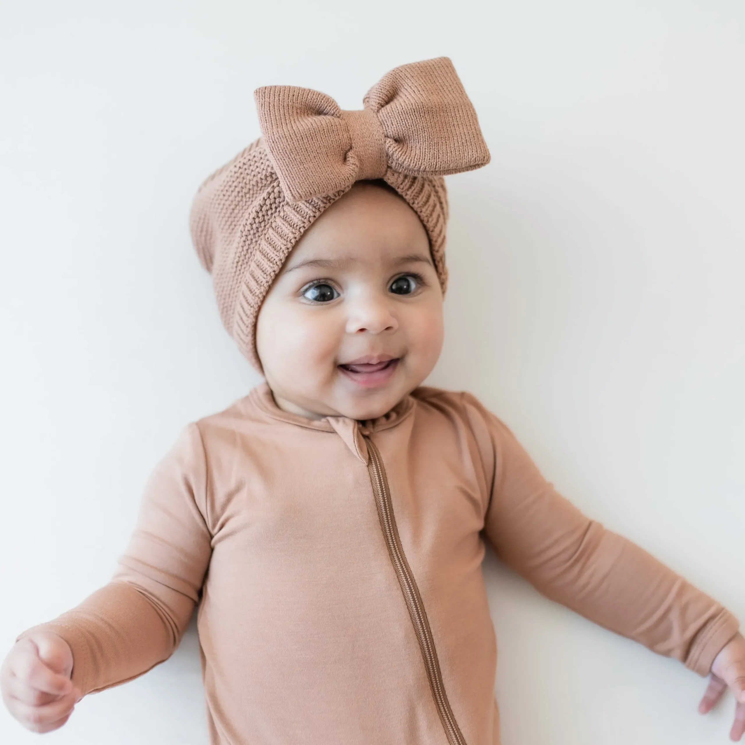Kyte Baby Chunky Knit Bow Headband in Latte Hot
