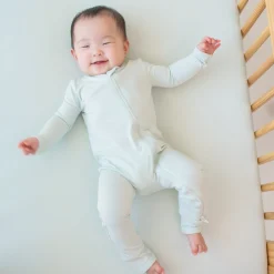 Kyte Baby Crib Sheet in Dew Hot