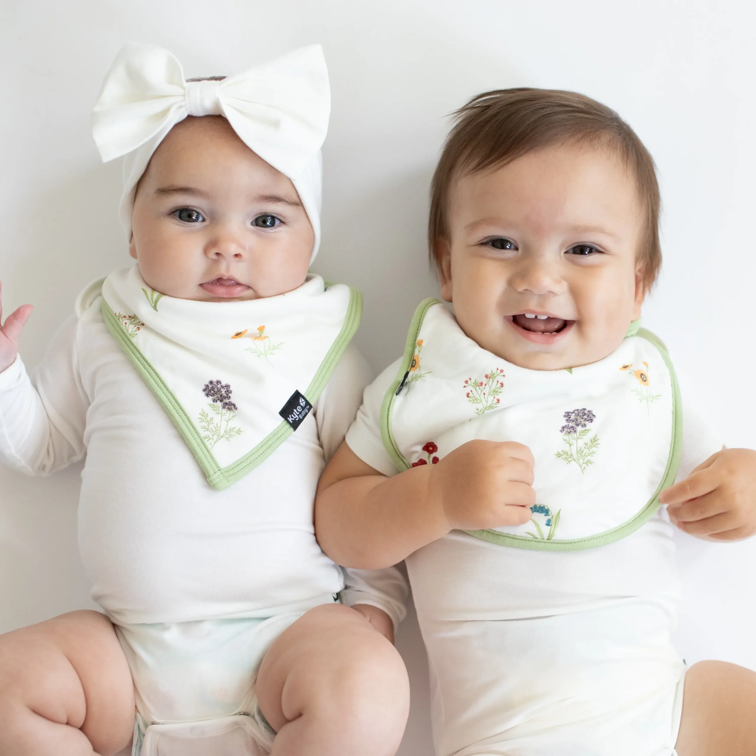 Kyte Baby Cushy Bib in Wildflower Best