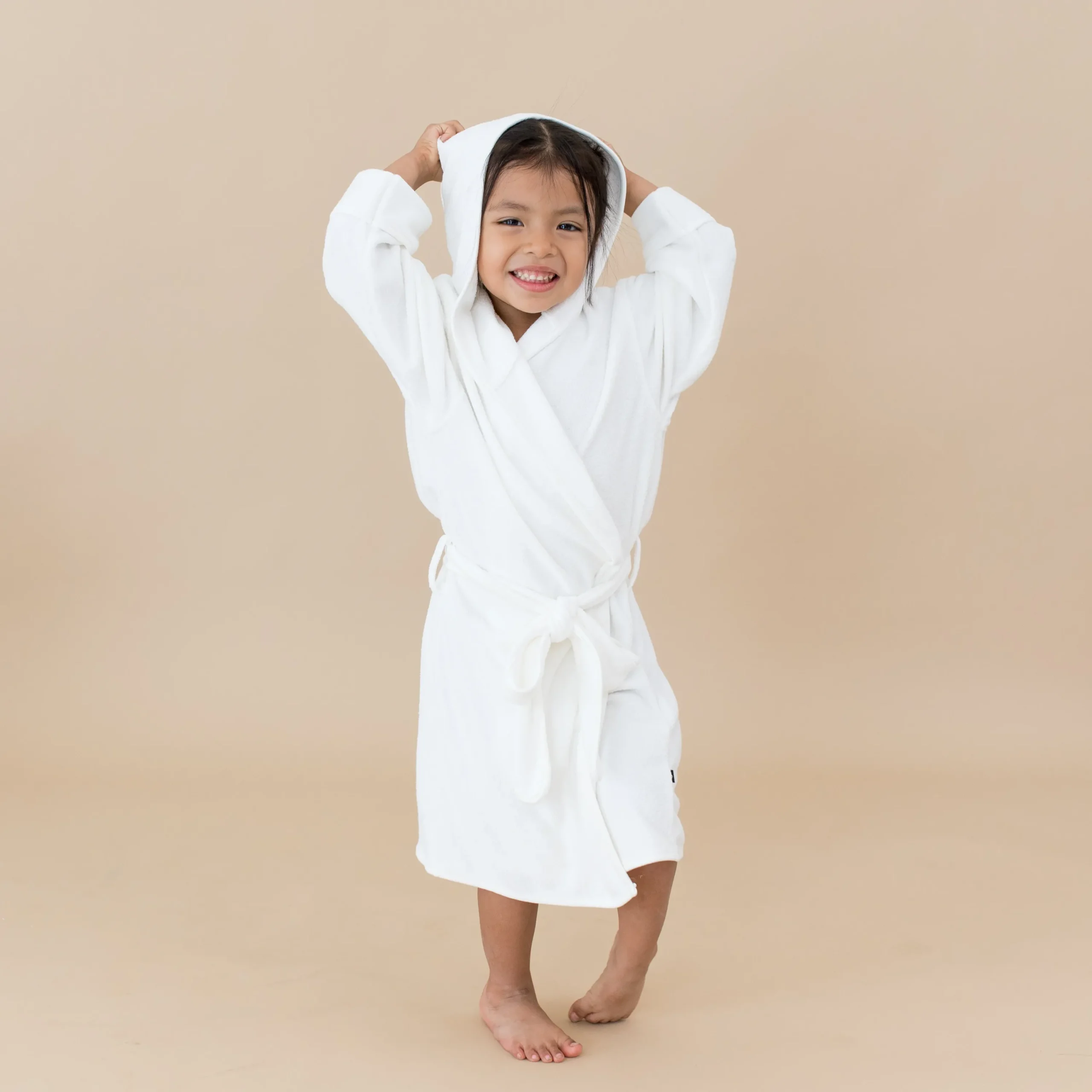 Kyte Baby Hooded Bath Robe in Cloud Hot