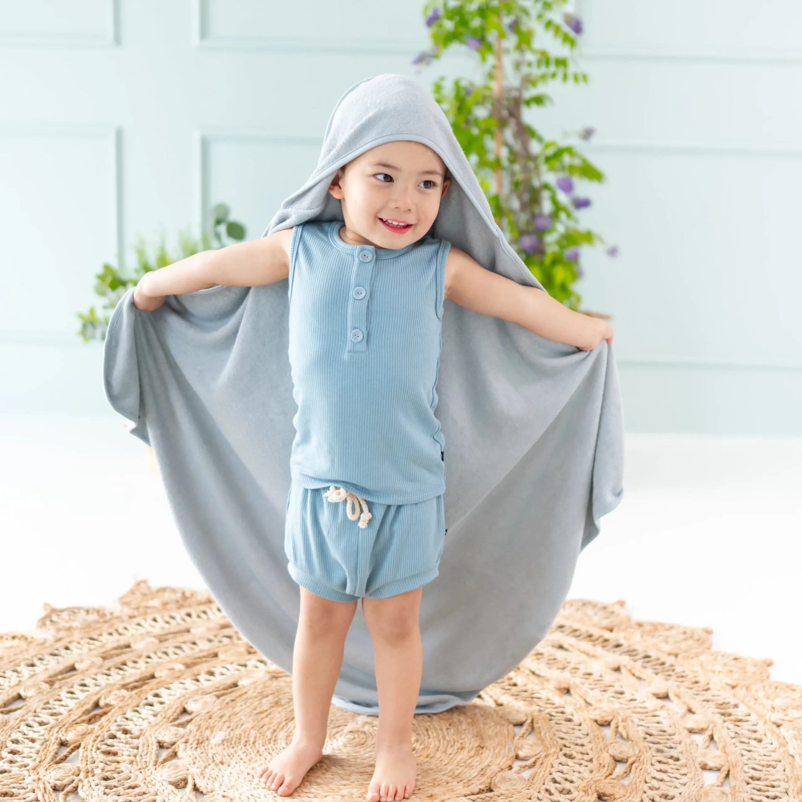 Kyte Baby Hooded Bath Towel in Fog Hot