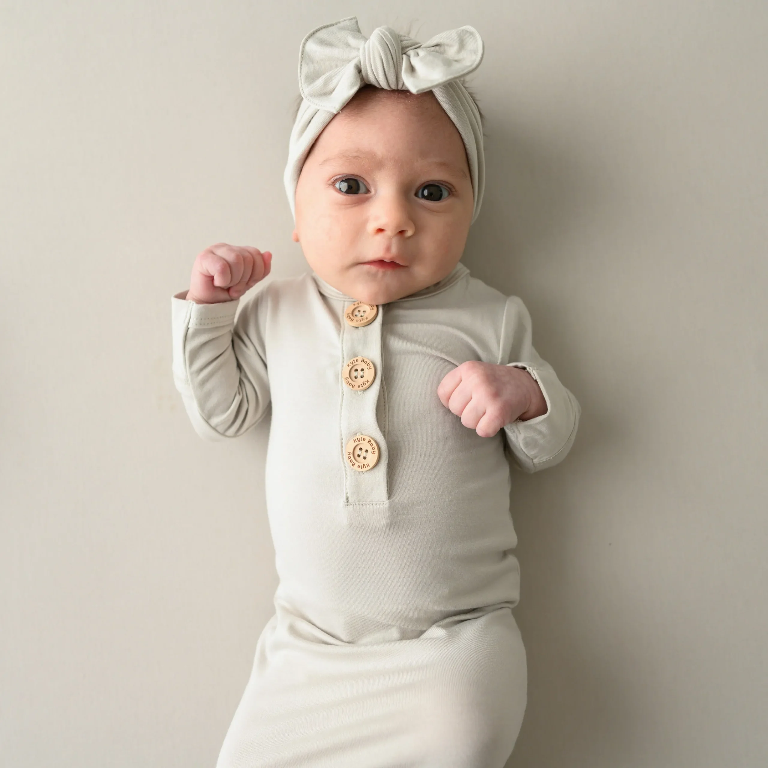 Kyte Baby Knotted Gown with Bow Set in Oat New