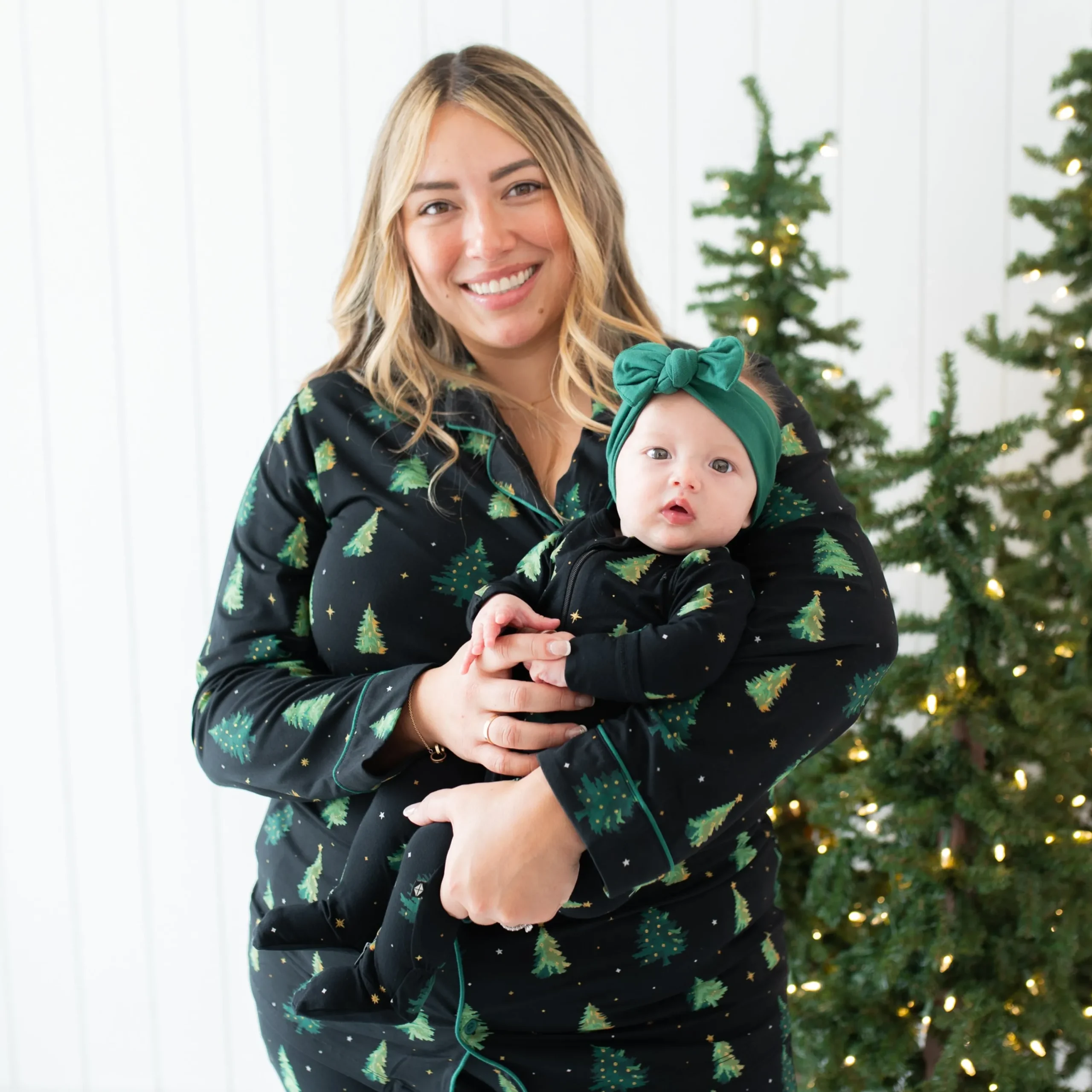 Kyte Baby Long-Sleeved Women's Pajama Set in Twinkle Tree Hot