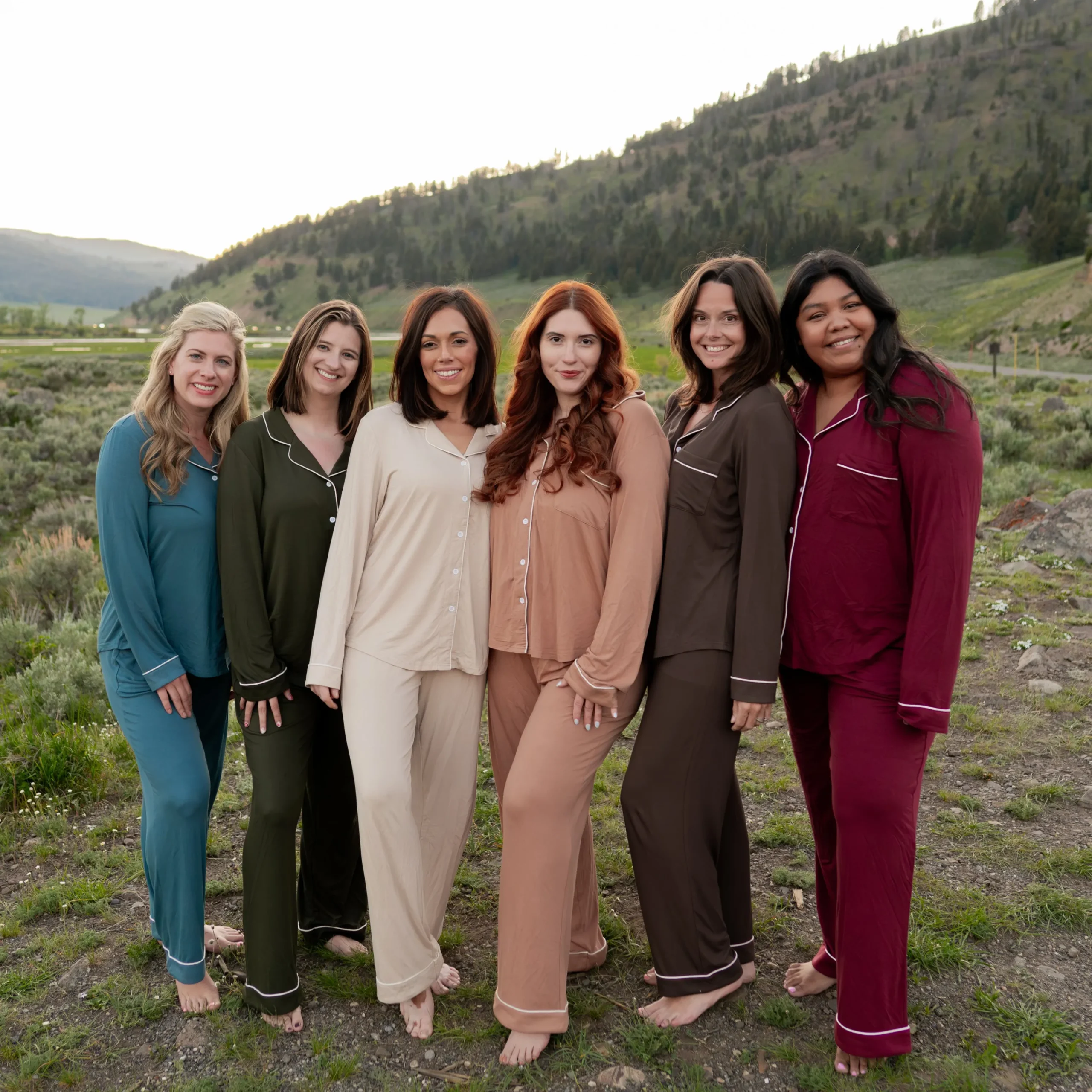 Kyte Baby Long-Sleeved Women's Pajama Set in with Cloud Trim Fir