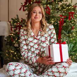 Kyte Baby Long-Sleeved Women's Pajama Set in Holiday Bow Best