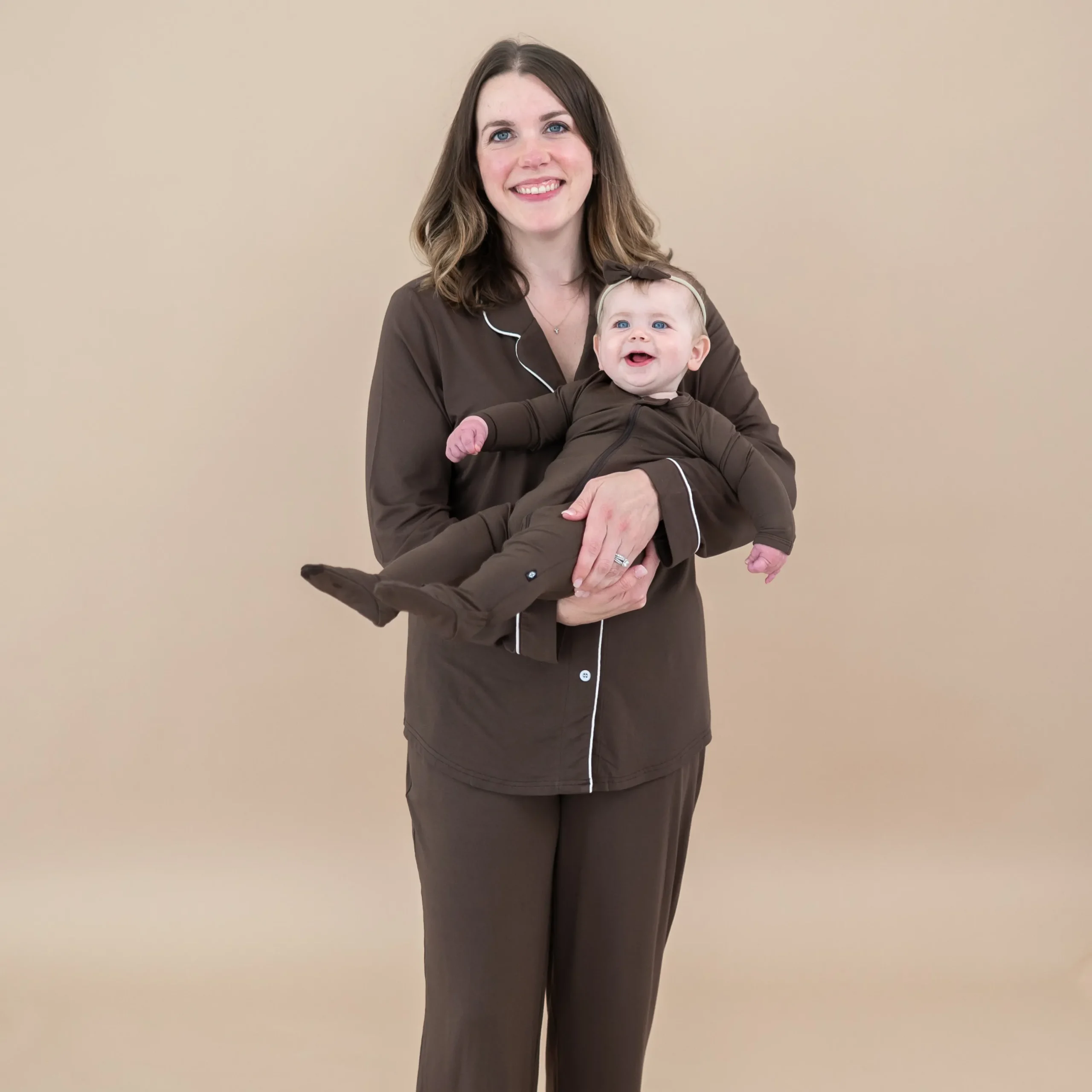Kyte Baby Long-Sleeved Women's Pajama Set in with Cloud Trim Espresso