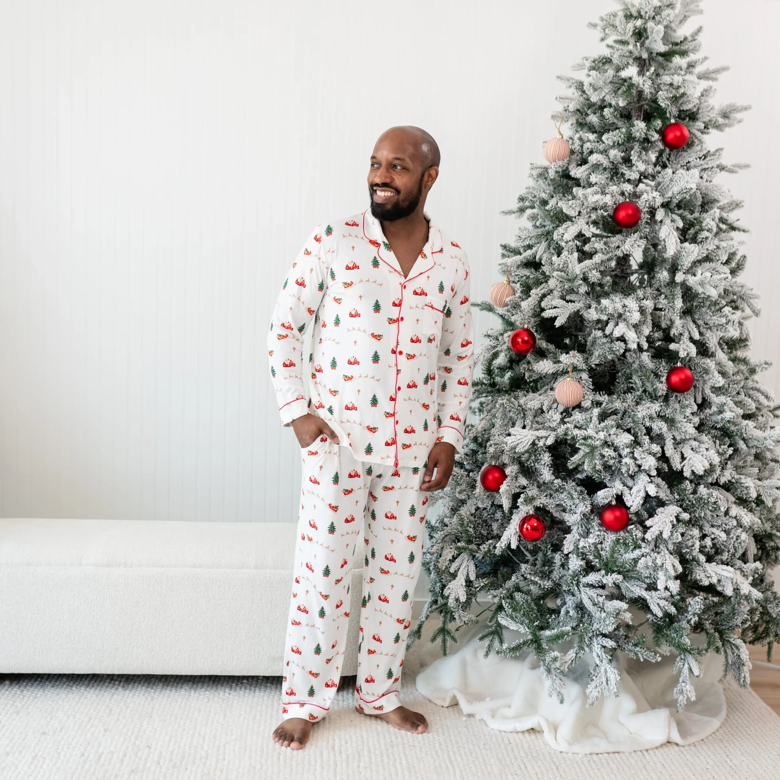 Kyte Baby Men's Long Sleeve Pajama Set in Santa Sleigh Best