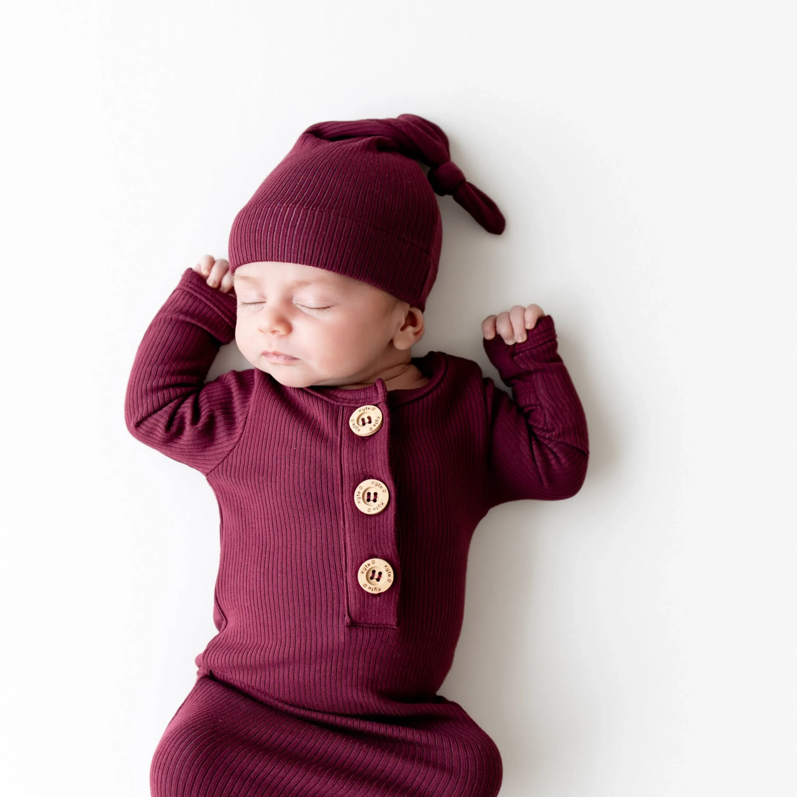 Kyte Baby Ribbed Knotted Gown with Hat Set in Burgundy Discount