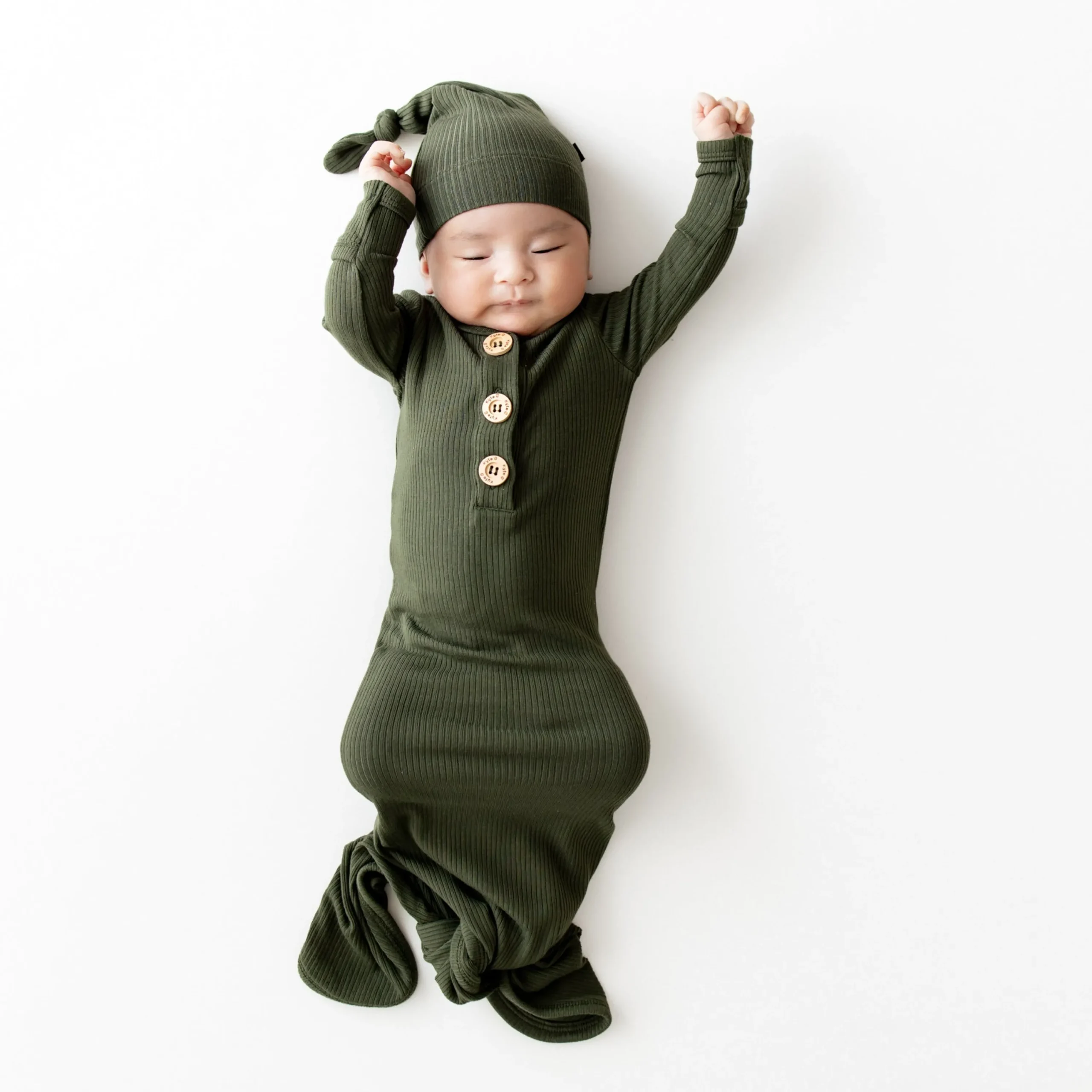 Kyte Baby Ribbed Knotted Gown with Hat Set in Fir Clearance