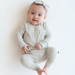 Kyte Baby Ribbed Nylon Bow in Oat Hot