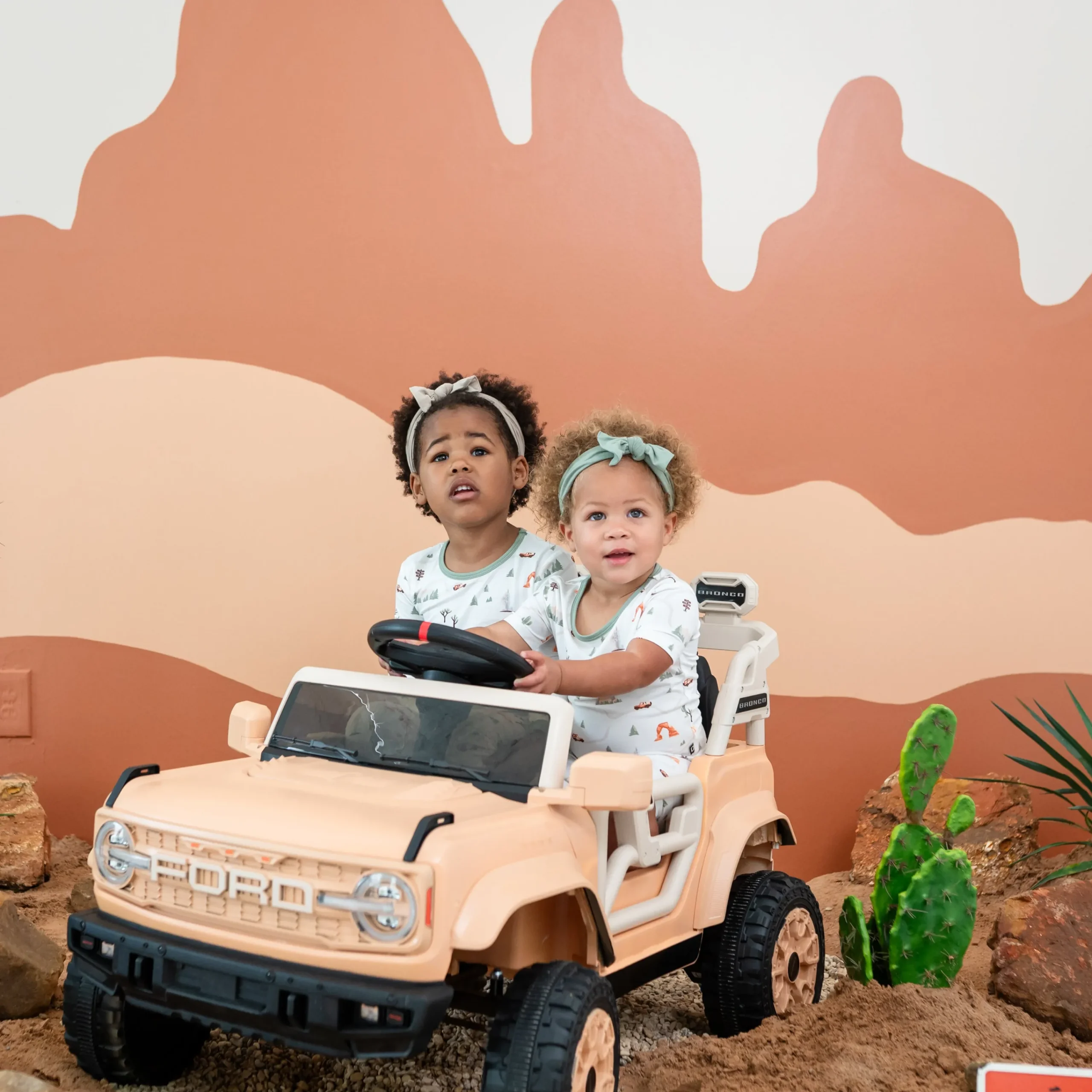 Kyte Baby Short Sleeve Pajamas in Road Trip Clearance