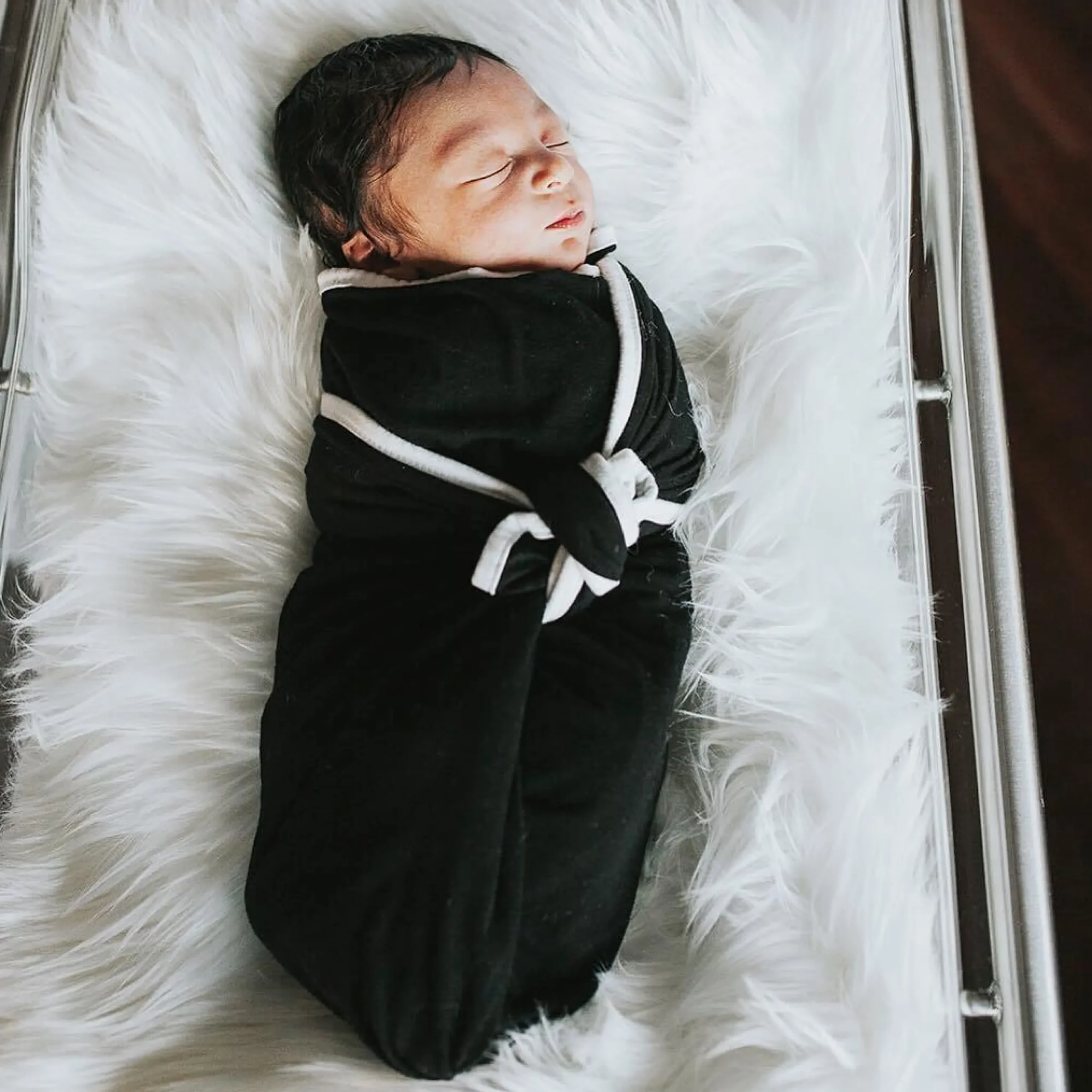 Kyte Baby Swaddle Blanket in Midnight with Cloud Trim Outlet