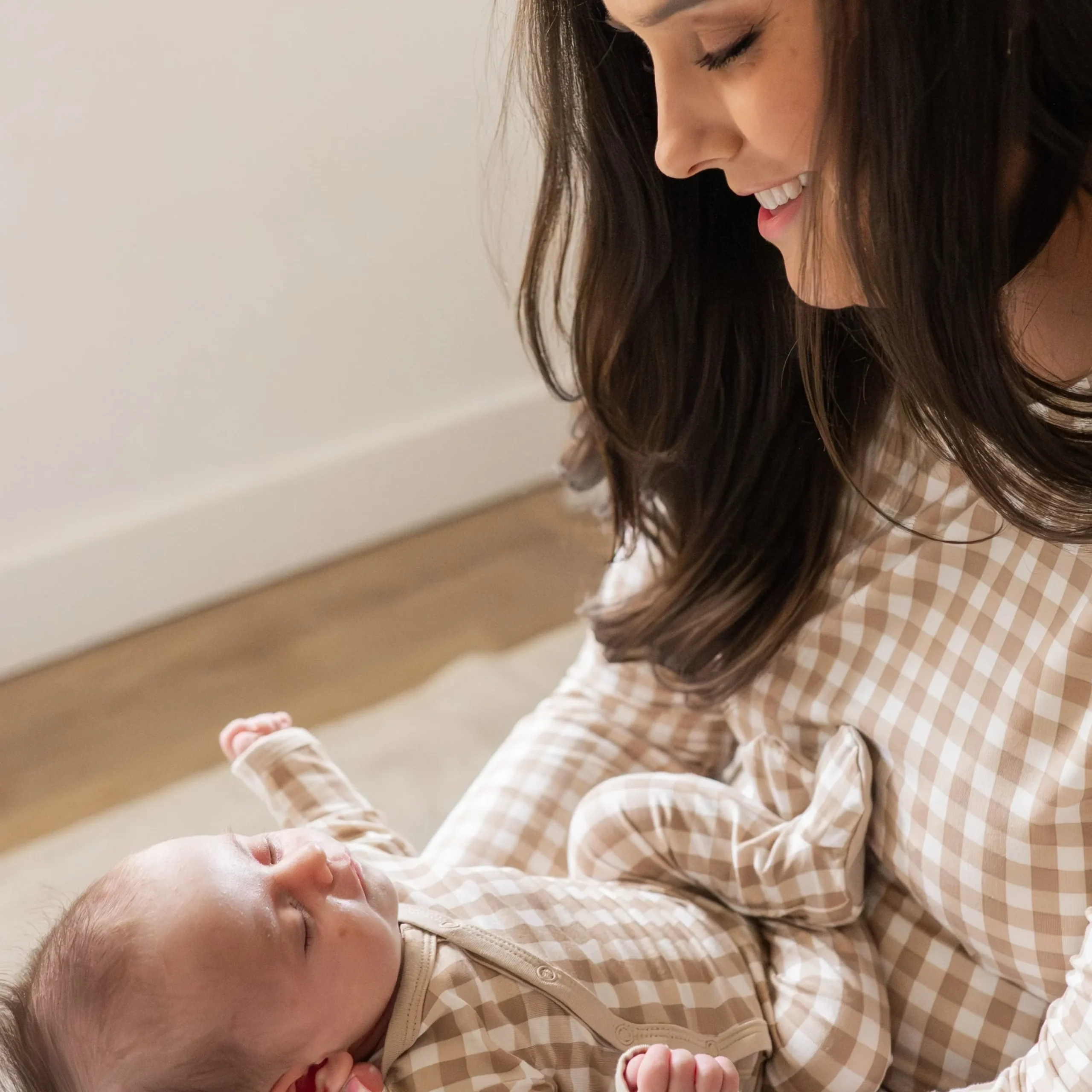 Kyte Baby Take Me Home Set with Cap in Gingham Bisque Discount