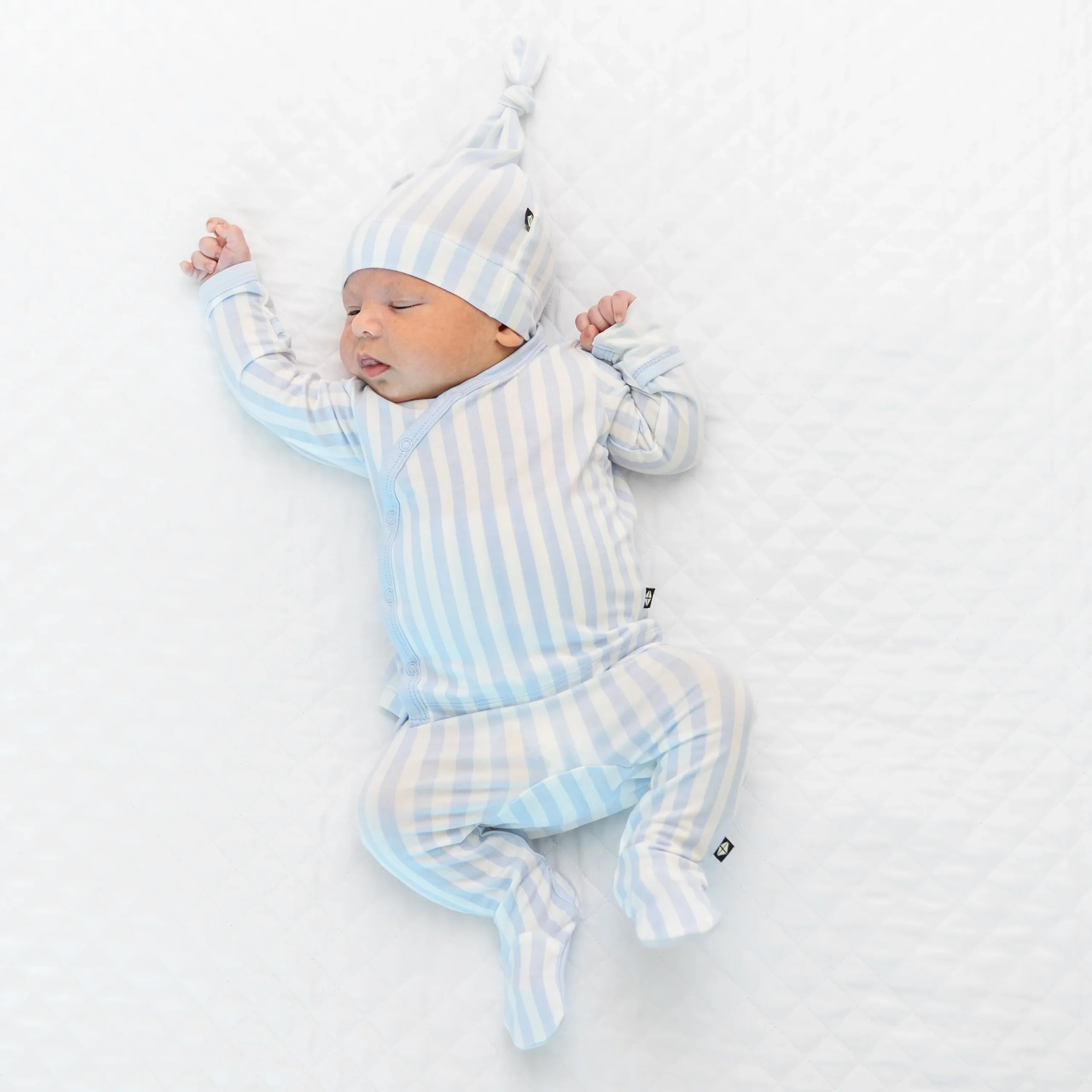Kyte Baby Take Me Home Set with Cap in Small Mist Stripe Outlet