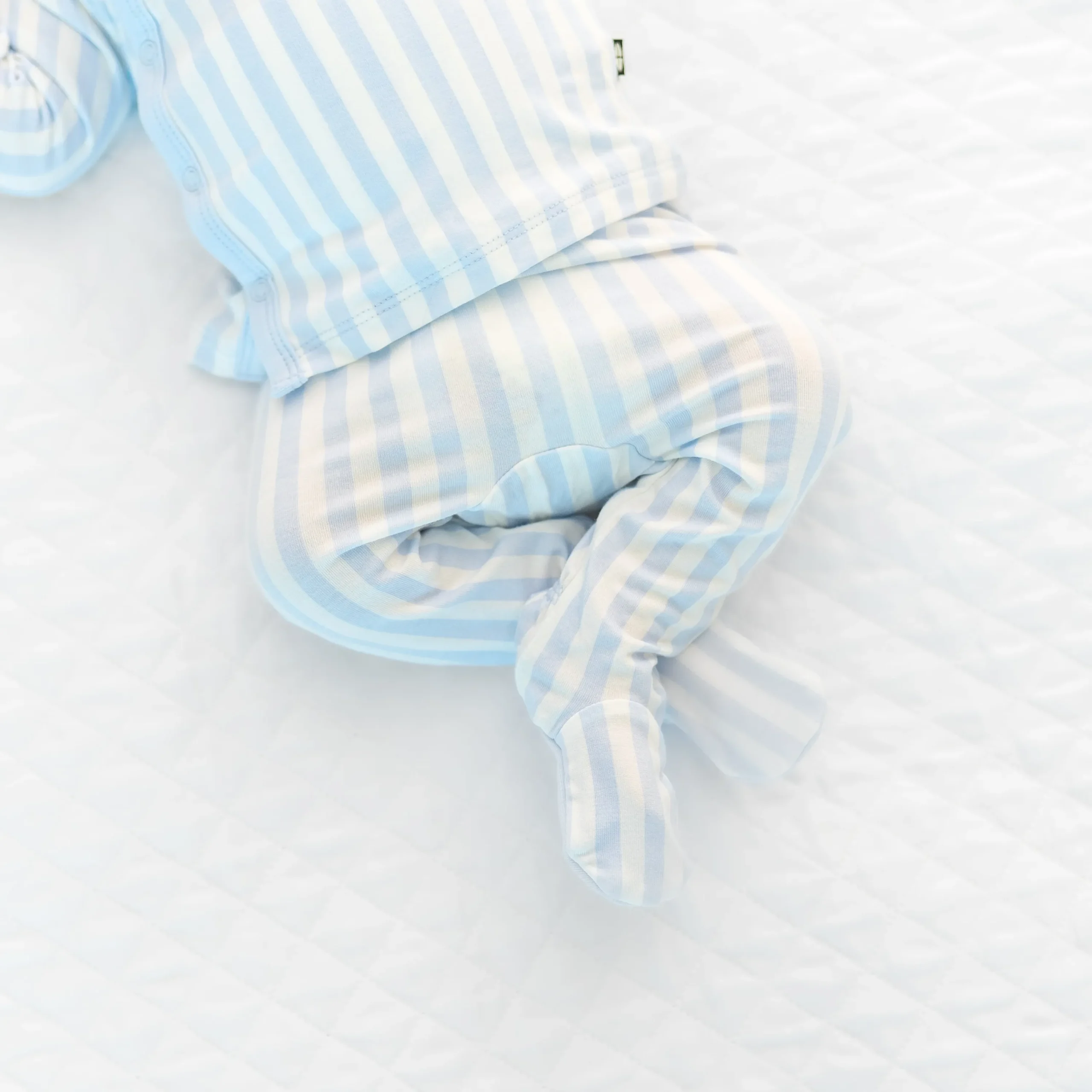 Kyte Baby Take Me Home Set with Cap in Small Mist Stripe Outlet