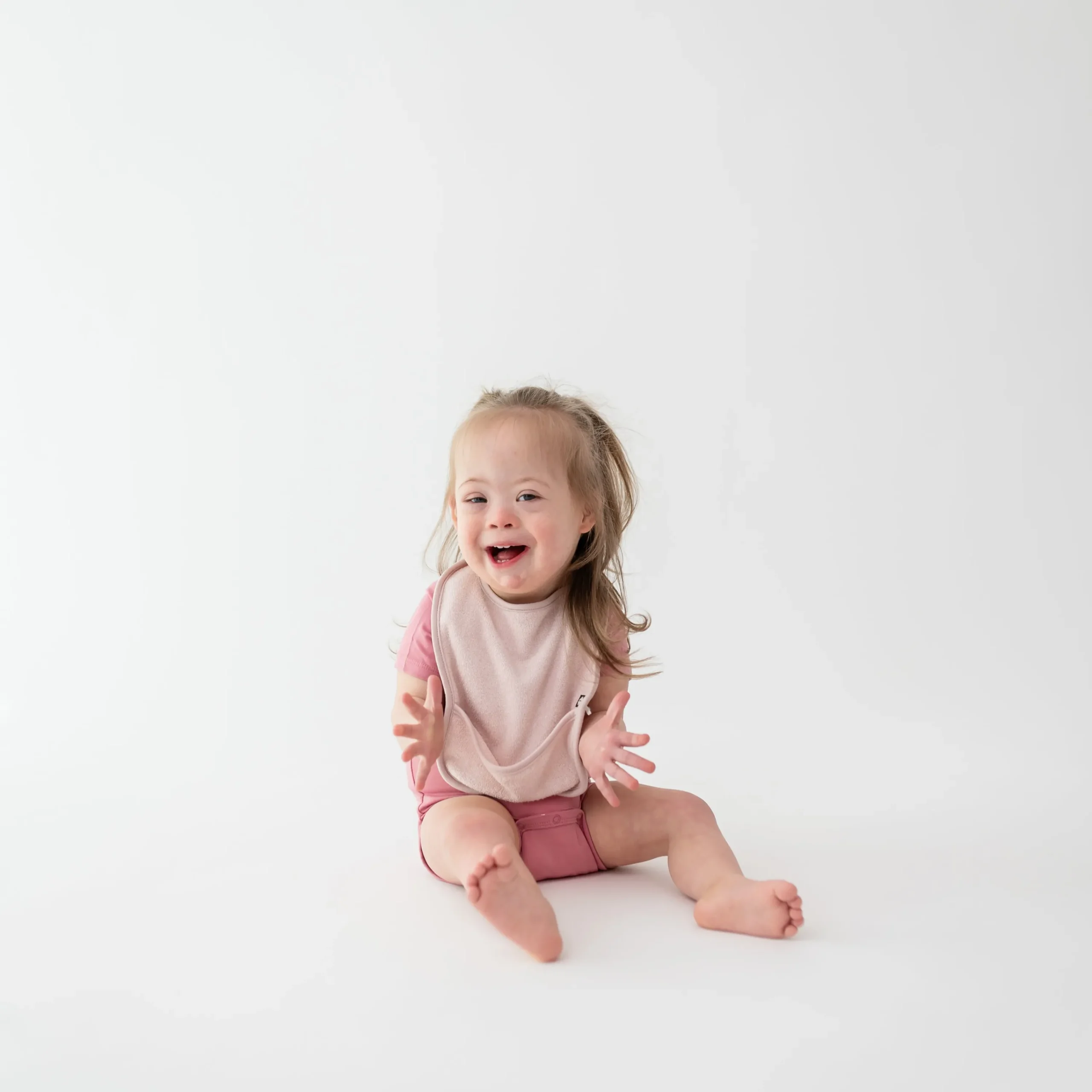 Kyte Baby Terry Pocket Bib in Blush Online