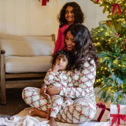 Kyte Baby Women's Jogger Pajama Set in Holiday Bow