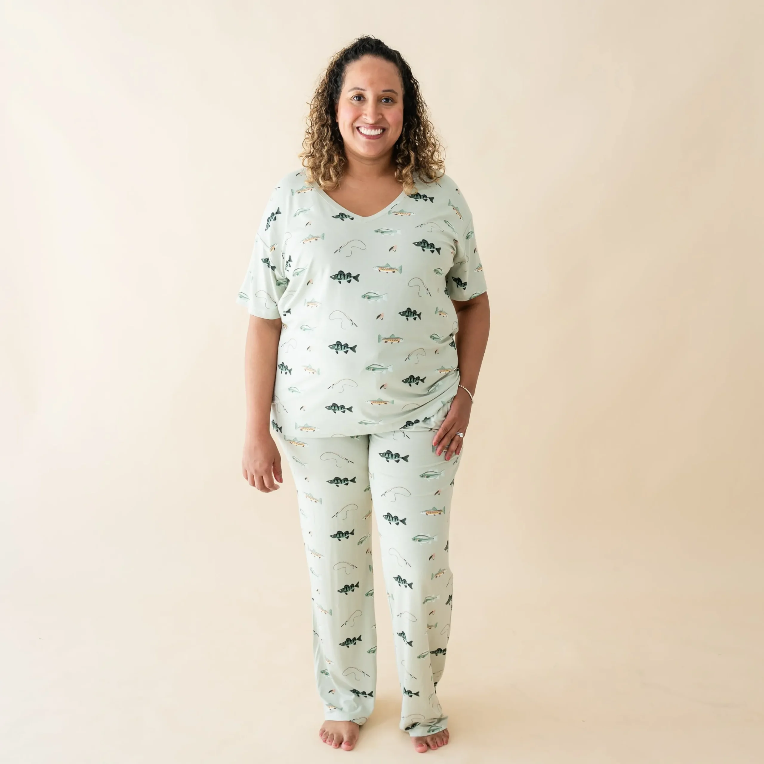 Kyte Baby Women's Relaxed Fit V-Neck in Fishing Sale