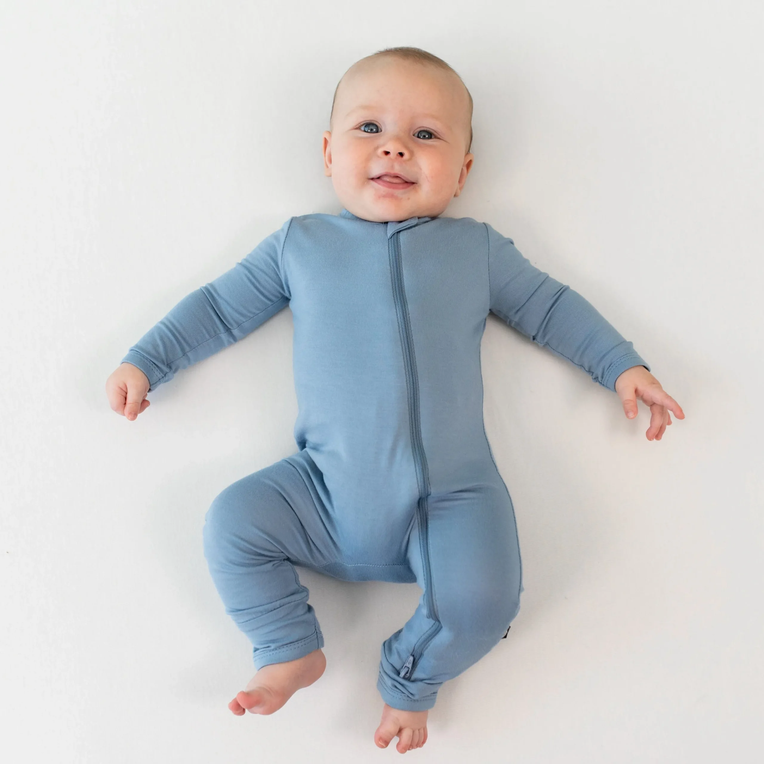 Kyte Baby Zippered Romper in Slate Online