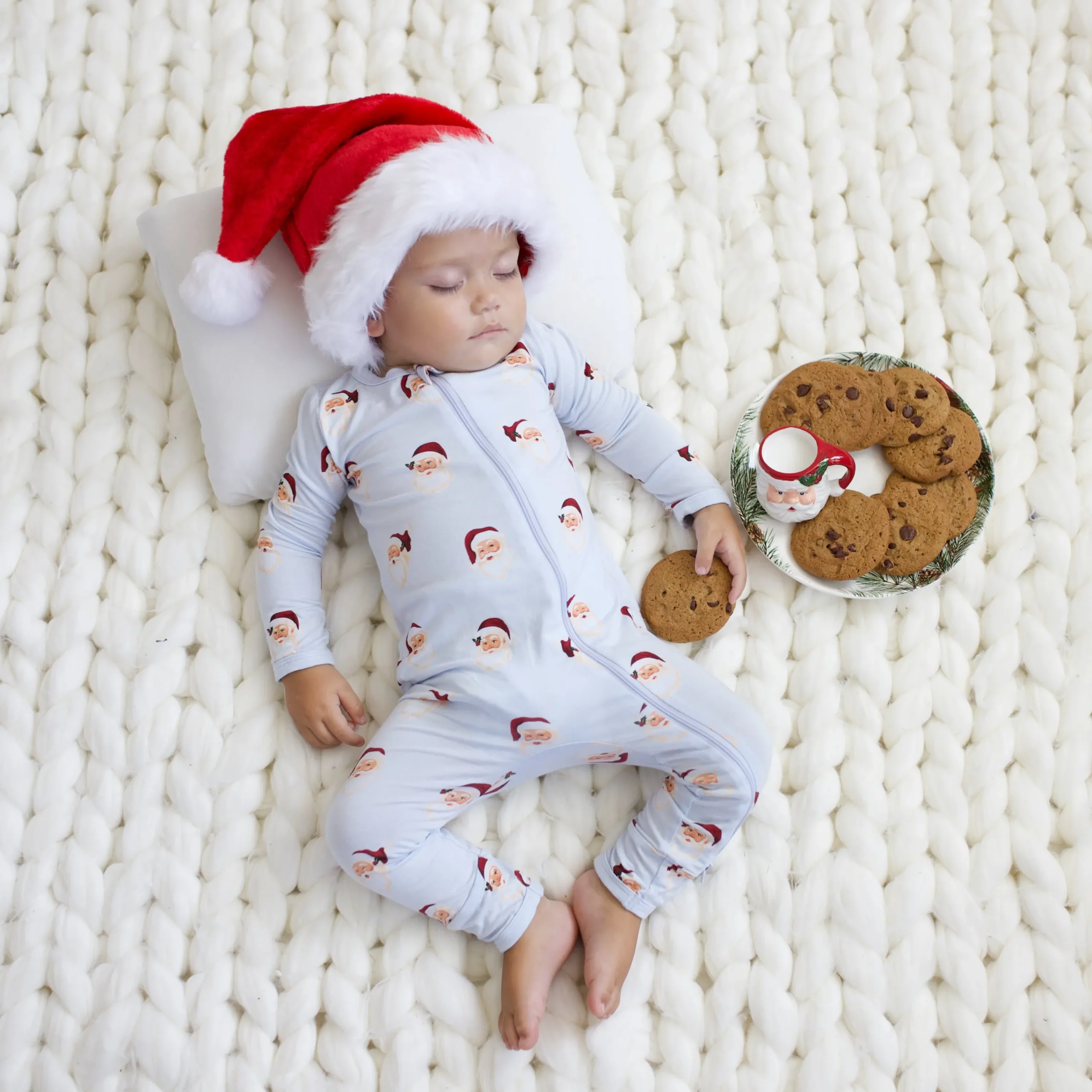 Kyte Baby Zippered Romper in Vintage Santa Discount